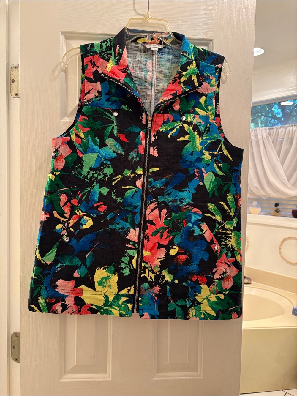 erin london Black Multi Floral Zip Vest